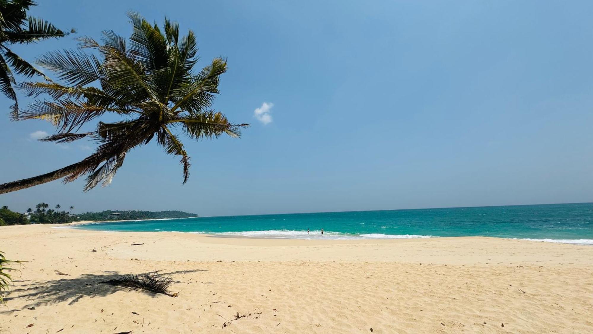 Beverly Beach Mirissa Kültér fotó